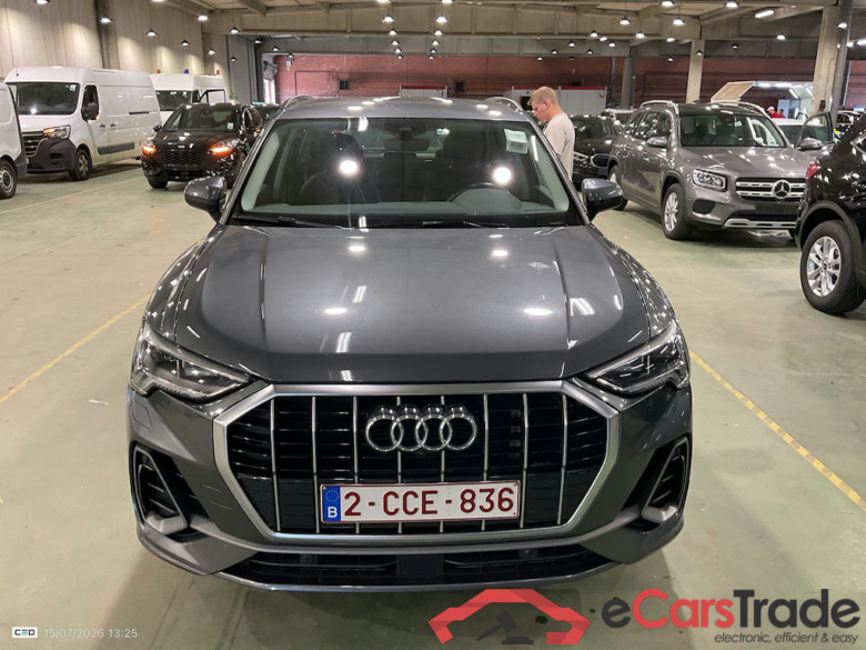 AUDI Q3 1.4 45 TFSI E S TRONIC S LINE #2