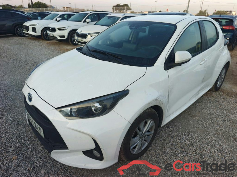 TOYOTA YARIS 1.5 120H Business Plus #1