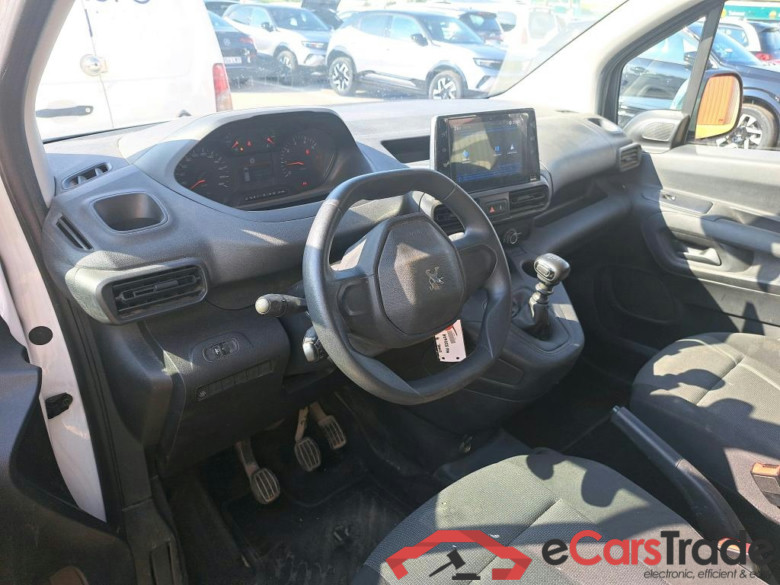 PEUGEOT Rifter / 2018 / 4P / combi Active Standard BlueHDi 73kW (IND) (CX2) #3