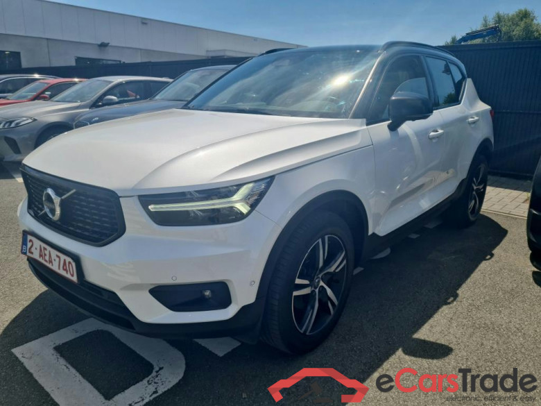 VOLVO XC40 1.5 T2 R-DESIGN