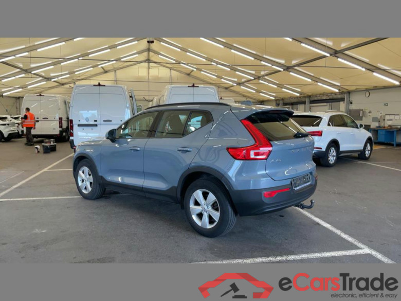 VOLVO XC40 1.5 T2 Momentum Core #3