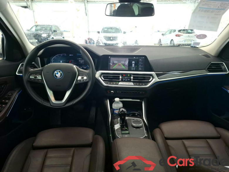 BMW Série 3 Touring / 2019 / 5P / Break 320e 204ch Luxury BVA8 Hybride #5