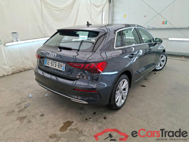 AUDI A3 Sportback / 2020 / 5P / Berline 35 TFSI 150 MHEV S Tronic Design Luxe #3