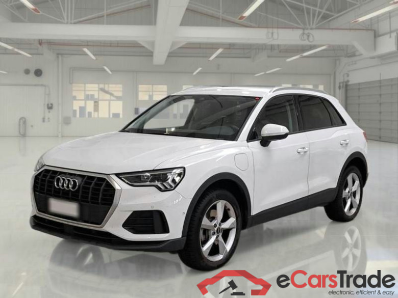 AUDI Q3 / 2018 / 5P / SUV 45 TFSI E S TRONIC BUSINESS #1