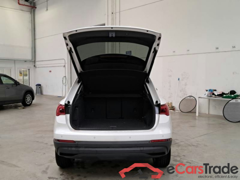 AUDI Q3 / 2018 / 5P / SUV 45 TFSI E S TRONIC BUSINESS #5