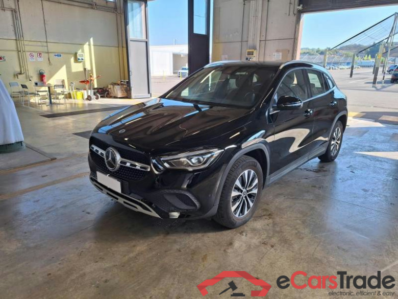 MERCEDES-BENZ GLA / 2020 / 5P / CROSSOVER GLA 250 AUTOMATIC EQ-POWER BUS EXTRA #1