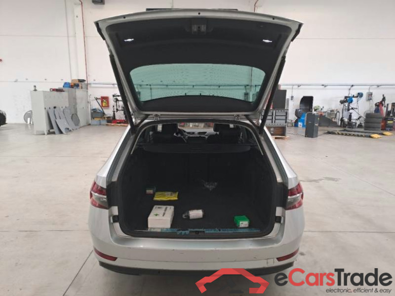 SKODA SUPERB WAGON / 2019 / 5P / STATION WAGON 1.4 TSI PLUG-IN HYBRYD STYLE DSG #5