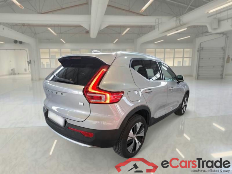 VOLVO XC40 / 2021 / 5P / SUV T4 RECHARGE PLUG-IN AUTO CORE #2