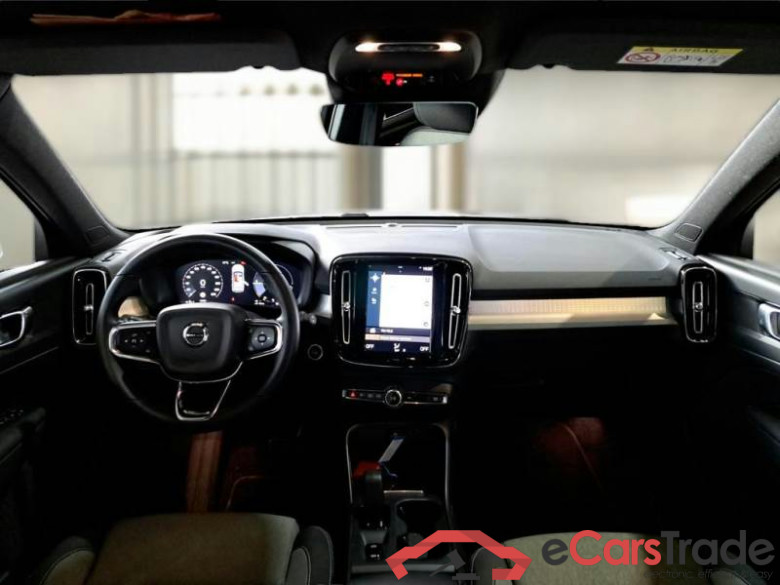 VOLVO XC40 / 2021 / 5P / SUV T4 RECHARGE PLUG-IN AUTO CORE #3
