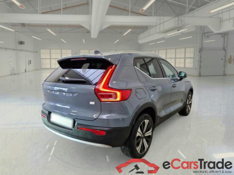 VOLVO XC40 / 2021 / 5P / SUV T5 RECHARGE PLUG-IN AUTO PLUS BRIGHT #2