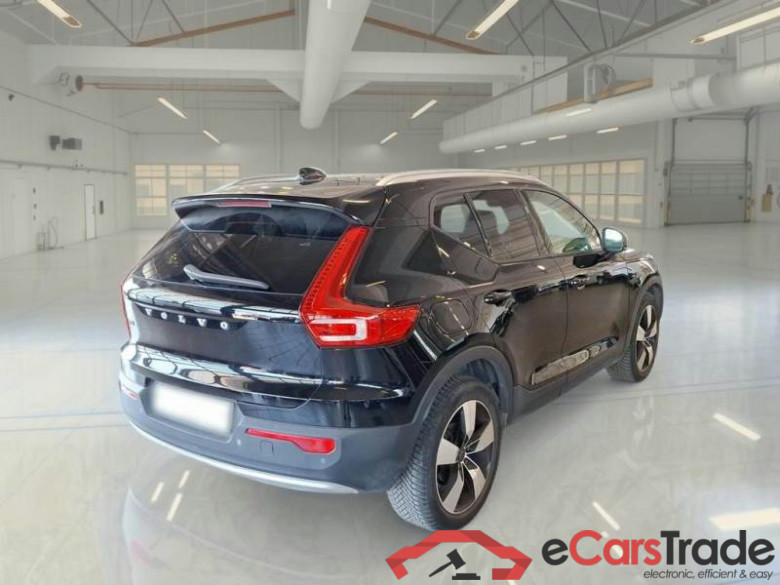 VOLVO XC40 / 2017 / 5P / SUV T3 AUTOMATICO MOMENTUM PRO #2