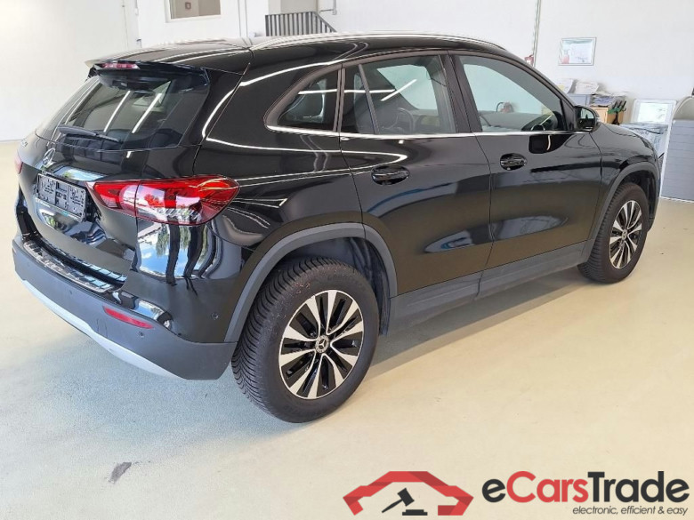 Mercedes GLA 200d Aut. LED Widescreen Navi 1/2 Sport-Leather KeylessGo Camera Klima PDC ... #3