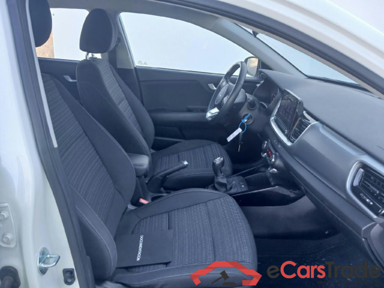 KIA Stonic / 2017 / 5P / todoterreno 1.0 T-GDi 74kW (100CV) MHEV iMT Drive #6