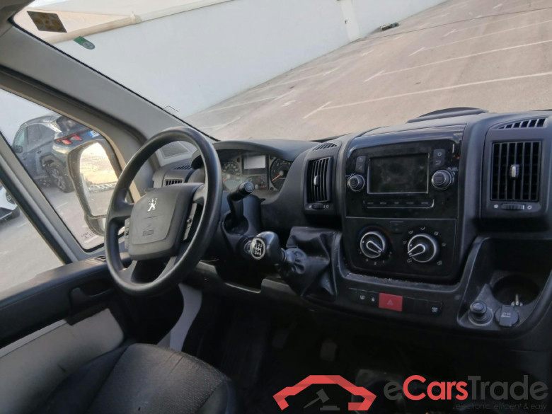 PEUGEOT Boxer / 2014 / 4P / furgón Pack 335 L2H2 BlueHDi 96KW (130CV) #3