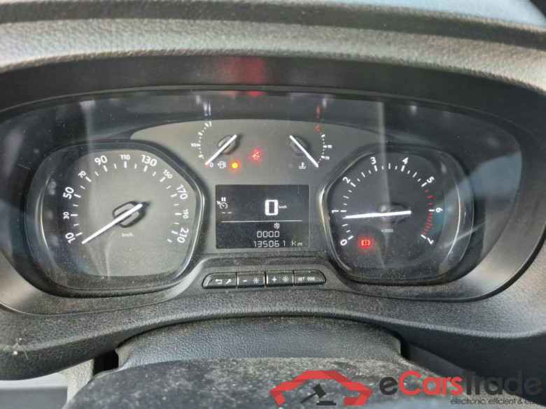 PEUGEOT Expert / 2016 / 4P / furgón Furgón Premium 1.5 BlueHDi 100 Standard (AC) #4