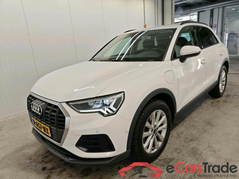 AUDI Q3 45 TFSI e Adv Editi.