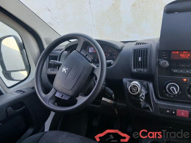 PEUGEOT Boxer / 2014 / 4P / furgón 335 L2 H2 BHDI 103kW (140CV) S&S 6 V. M #3