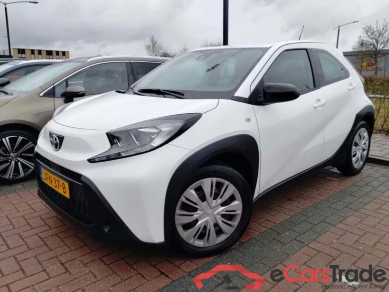 TOYOTA Aygo X 1.0 VVT-i MT Play #1