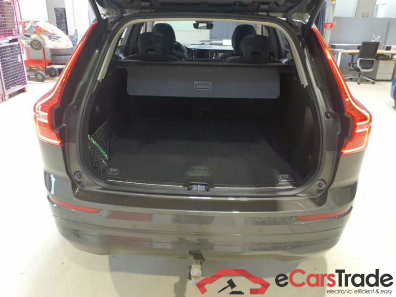 Volvo XC60 (03.2017->) DE - SUV5 B4 (Benzin) 2WD EU6d, Momentum Pro Mild-Hybrid, (Facelift) 2021 - 2022 #6