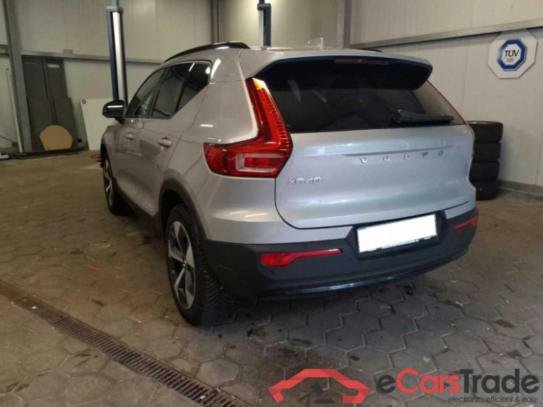 Volvo XC40 (2017->) DE - SUV5 B3 2WD EU6e, Plus Dark, (Facelift) 2024 - 2026 #6