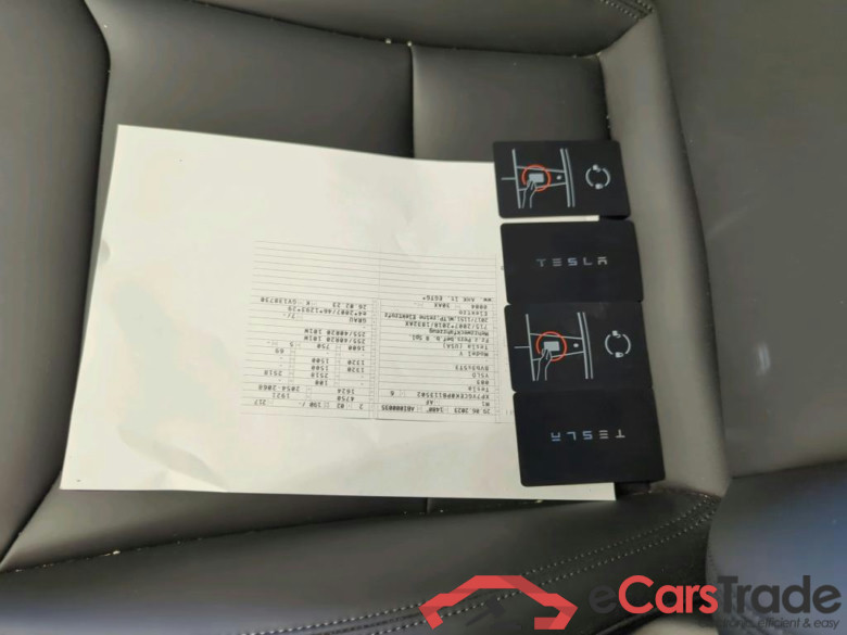 TESLA Model Y Long Range Dual Motor AWD 5d 378kW #5