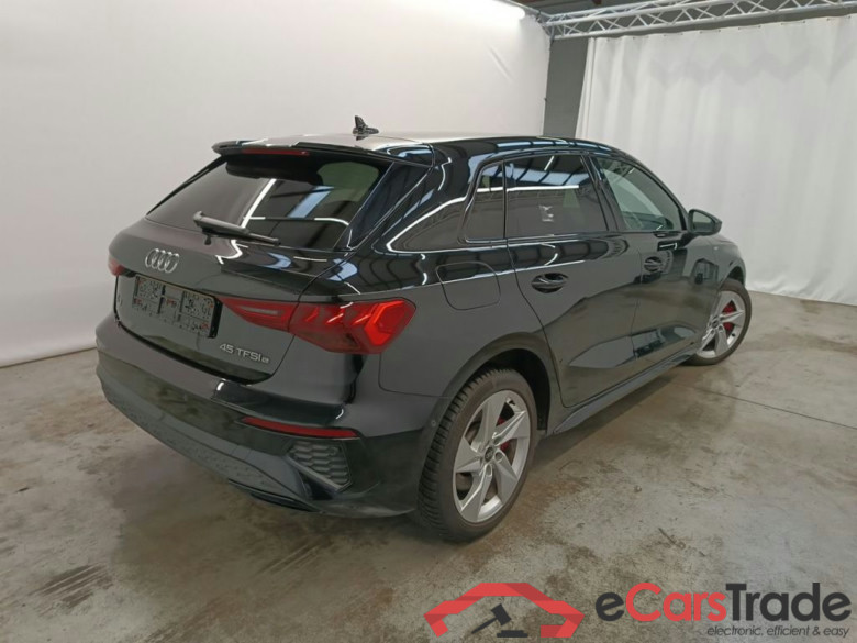 Audi A3 Sportback 45 TFSI e S Line 5d #4