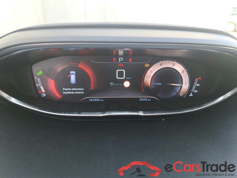 PEUGEOT 5008 / 2017 / 5P / todoterreno GT 2.0L BlueHDi 133kW (180CV) S&S EAT8 #4