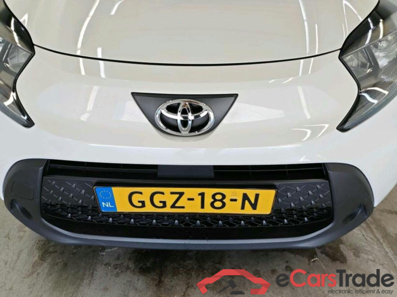 TOYOTA Aygo X 1.0 VVT-i MT Play #4