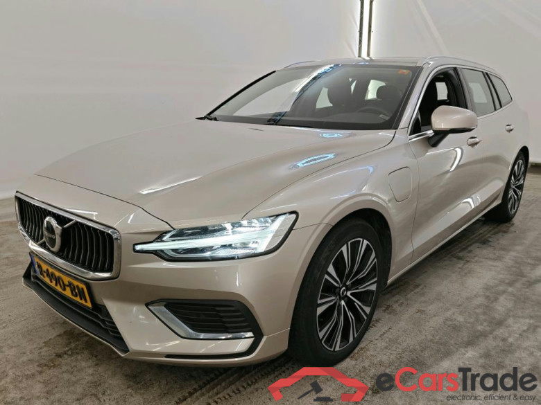 Volvo V60 T6 AWD Plug-in Hybrid Plus - Bright 5d + Pano #1