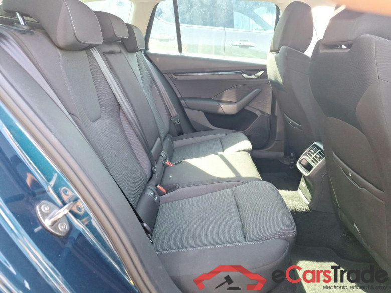 SKODA OCTAVIA COMBI 2.0 CRTDI 110KW DSG7 AMBITION #6