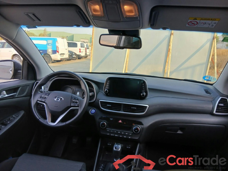 HYUNDAI Tucson / 2018 / 5P / todoterreno 1.6 CRDI 85kW (116CV) 48V Tecno 4X2 #3