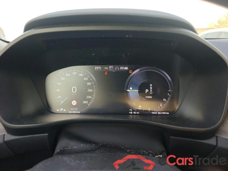 VOLVO XC40 / 2017 / 5P / todoterreno 1.5 T4 Twin Recharge Inscription Auto #4