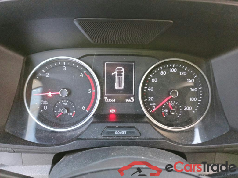 VOLKSWAGEN Crafter / 2017 / 4P / furgón 35 Furgón BM TN L3H2 2.0TDI 103kW(140CV) #4