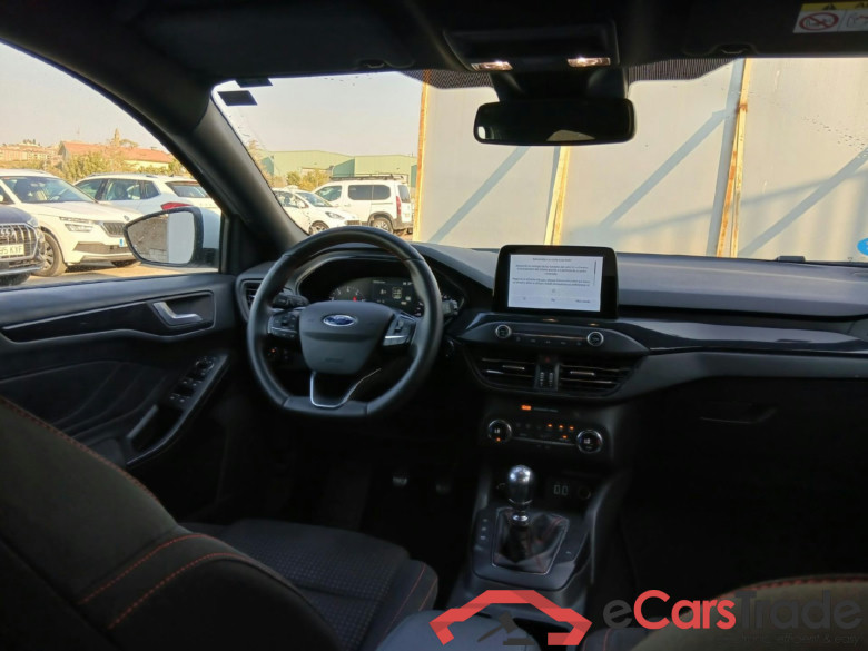 FORD Focus / 2018 / 5P / berlina con portón 1.0 Ecoboost MHEV 92kW ST-Line #3