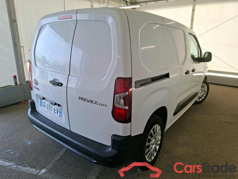 TOYOTA Proace City / 2019 / 4P / Fourgonnette 1.5 Medium 100 D-4D Business #3