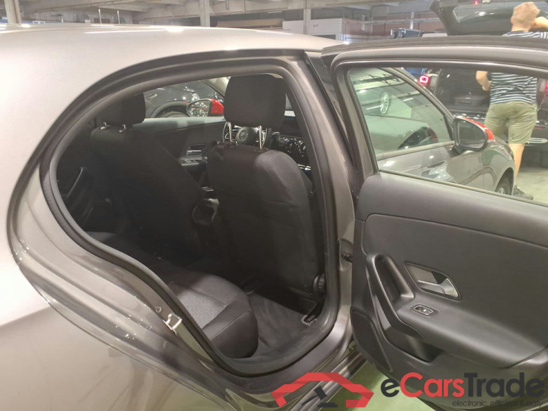 MERCEDES-BENZ A-CLASS 1.3 A 180 ESSENTIAL LINE DCT #5