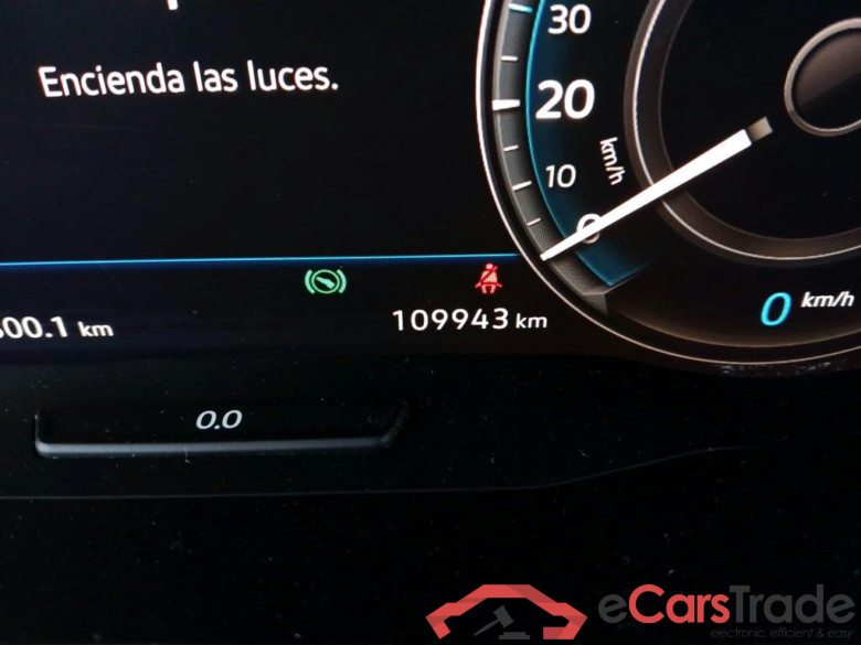 VOLKSWAGEN Golf / 2016 / 5P / berlina con portón e-Golf ePower 110 kW (136CV) #5