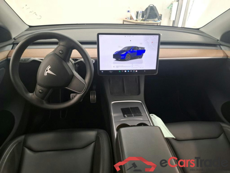 TESLA Model Y / 2020 / 5P / SUV Performance Dual-Motor AWD #6