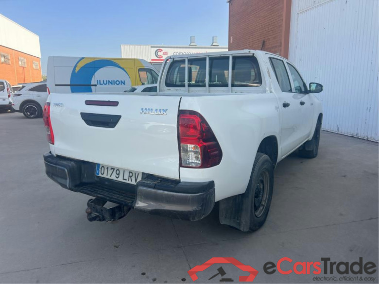 TOYOTA Hilux / 2020 / 4P / pickup 2.4 D-4D Cabina Doble GX #2