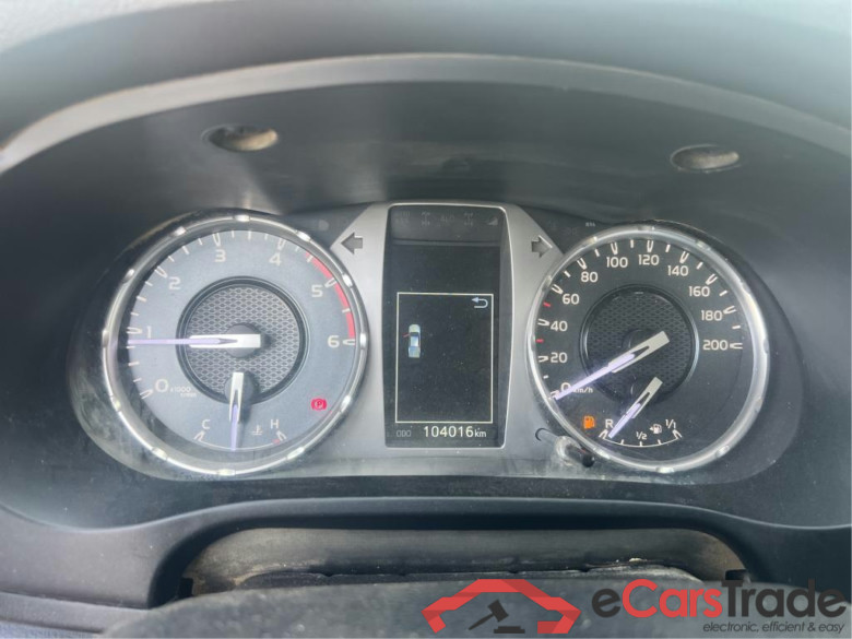 TOYOTA Hilux / 2020 / 4P / pickup 2.4 D-4D Cabina Doble GX #4