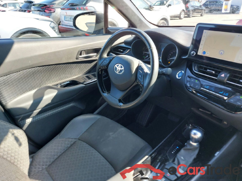 TOYOTA C-HR / 2019 / 5P / todoterreno 1.8 125H Advance #3