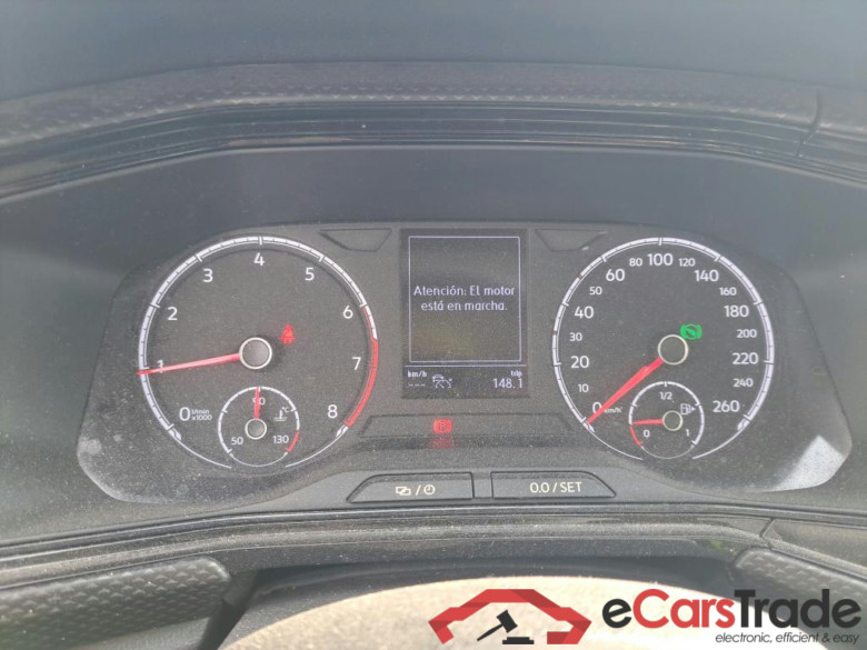 VOLKSWAGEN T-Cross / 2018 / 5P / todoterreno Advance 1.0 TSI 81kW (110CV) DSG (AC) #4