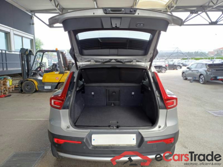 VOLVO XC40 / 2021 / 5P / SUV T4 RECHARGE PLUG-IN AUTO CORE #5
