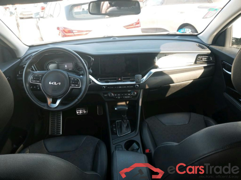 KIA Niro / 2019 / 5P / crossover 1.6 GDi HEV 104kW (141CV) Emotion (AC) #3