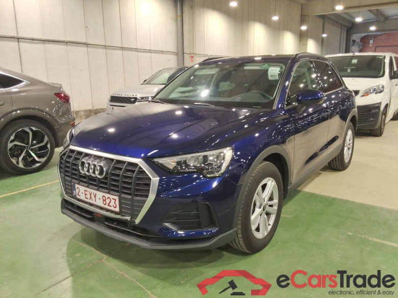 AUDI Q3 2.0 35 TDI S TRONIC BUS. ED. ATTRACTION