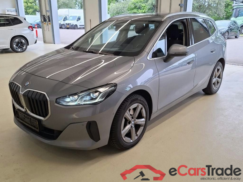 BMW 218d Active Tourer Travel Aut. Pano LED Head-Up LC-Pro Navi-Pro KeylessGo Camera 360 Klima PDC ...