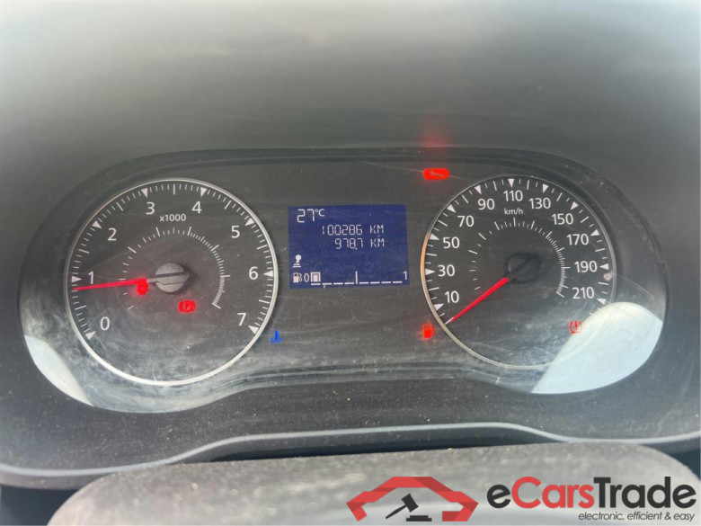 DACIA Duster / 2018 / 5P / todoterreno Essential Blue dCi 85kW (115CV) 4X4 #4