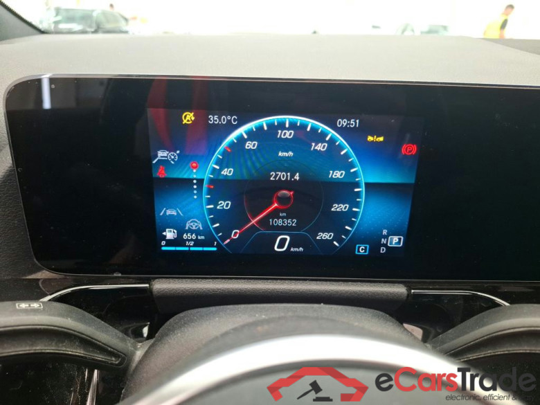 MERCEDES-BENZ GLA / 2020 / 5P / SUV 2.0 GLA 200 D BUSINESS LINE DCT #6