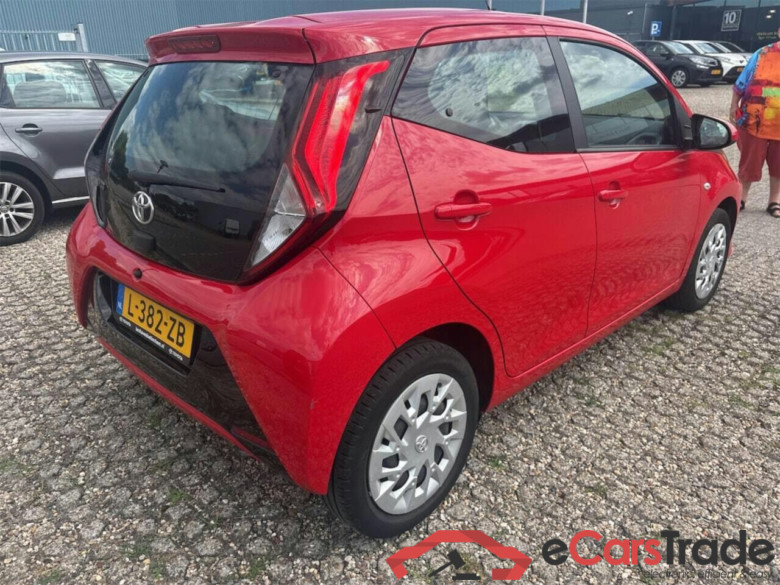TOYOTA Aygo 1.0 VVT-i x-play #4