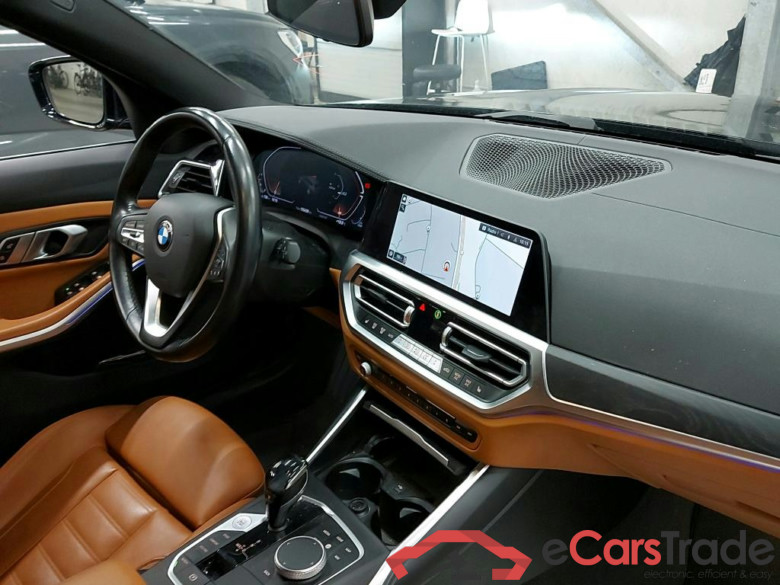 BMW - BMW 3 TOURING 318dA 136PK Luxury Business Edition & Pack Business & Nav Pro & Heated Seats & PDC Front & Rear #3